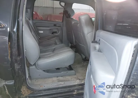 2003 Chevrolet Suburban 1500 Lt z USA, uszkodzony, nr VIN 3GNFK16Z23G256115